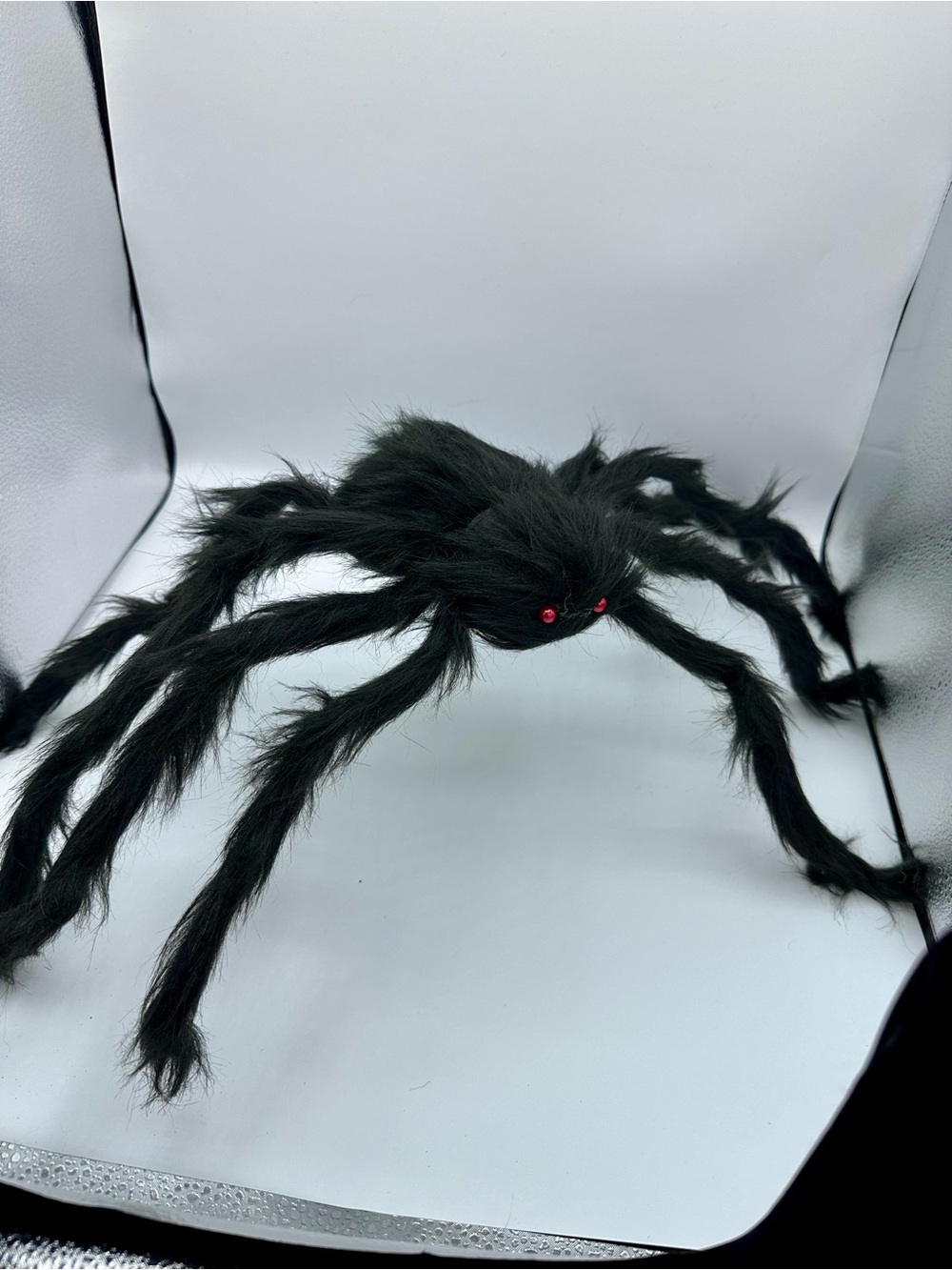 Halloween Decoration Black Fuzzy Spider with Red Eyes (1332)